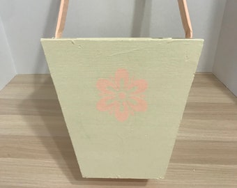 Cesta de flores pintada a mano