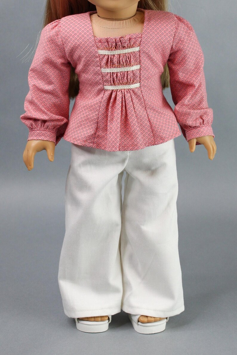 Patrón de costura en PDF para muñeca de 45 cm ~ Top y pantalón con fruncido frontal al estilo de los años 70 imagen 3