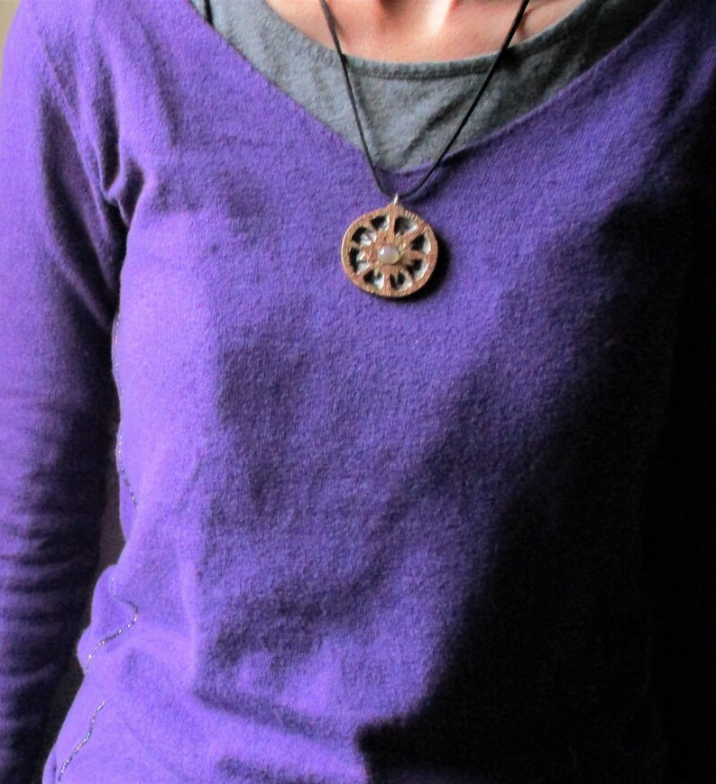 labradorite jewelery,wood jewelery,woman jewelery wood and labradorite pendant,compass bronze color