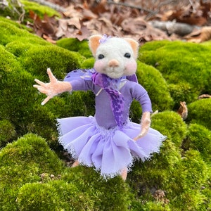 Cottage mouse by Bitsy’s Attic needle felted by hand from wool over wire armature