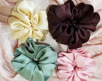 Niños 100% puro seda escrunchies hechos de hipoalergénico grado 6A Mulberry Silk Charmeuse para su uso como una corbata de pelo scrunchy de seda o pulsera