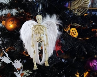 Adorno navideño de ángel esqueleto blanco