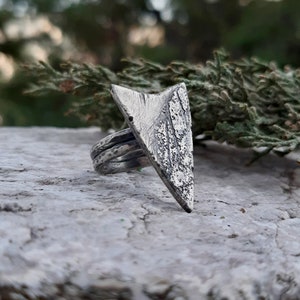 Distressed Arrowhead Ring, Arrow Shaped Sterling Silver Ring, Arrow Statement Ring, Textured Dark Patina Ring, Large Pointy Shield Ring