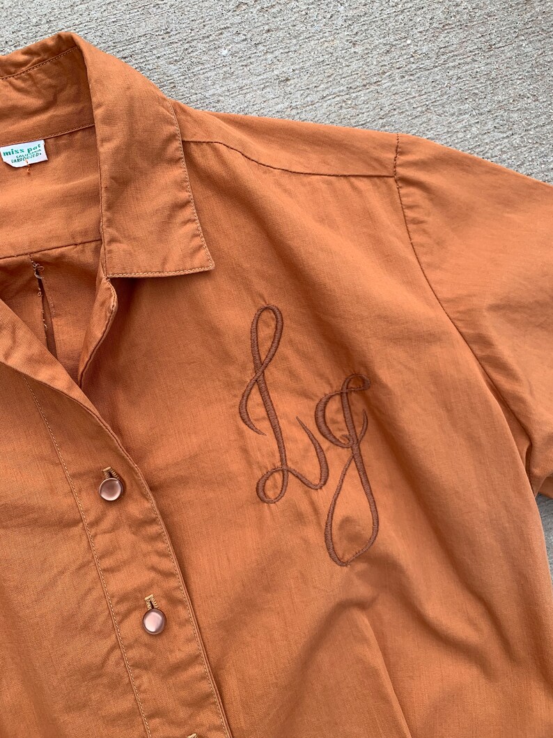 Vintage 50s Miss Pat California Sanforized Rust Colored Embroidered Monogram Initial Button-up Blouse image 8