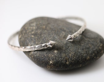 West Indies Style Bracelet | Vintage Sterling Silver | Etched Cuff with Arrow Terminations