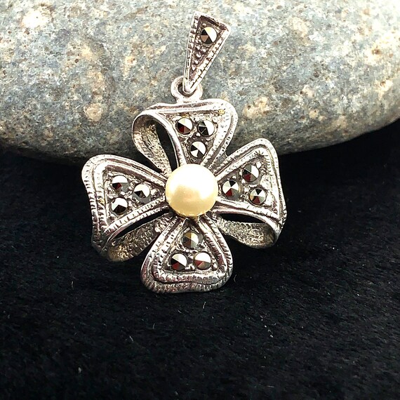 Marcasite and Pearl Bow Pendant | Vintage Sterlin… - image 2