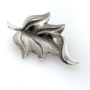 Vintage JewelArt Sterling Silver Leaf Brooch