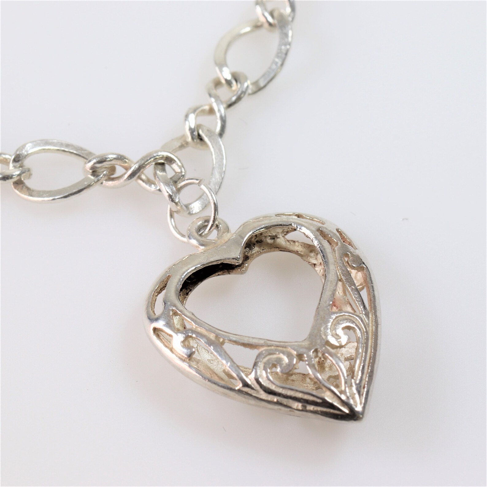 Bracelet Vintage Argent Sterling – Avec Charmes Cœur – Fermoirs Décoratifs – Très Bon état