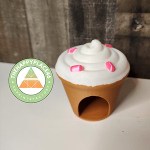 Cupcake Hide for geckos, frogs, and snakes