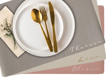 Tischset in taupe veganes Leder personalisiert, Platzmatte mit Namen, Tischgedeck, Tischdeko Tischset personalisiert