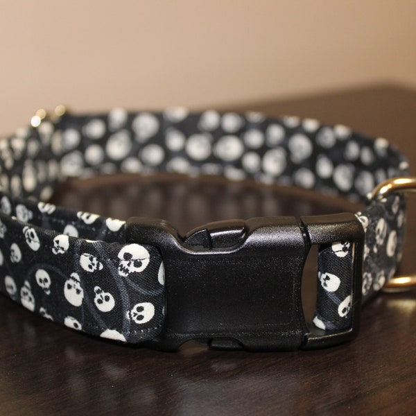 Chewy Skulls, GLOW in the DARK, Dog Collar