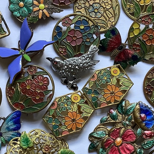 Broche Papillon En Plastique - Modèle 102 - État Neuf (Occasion)