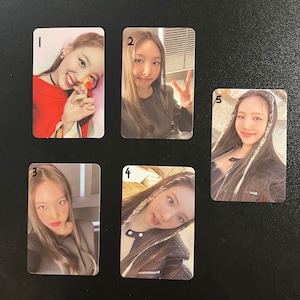 Tweemaal OFFICIËLE fotokaarten kpop album pc Nayeon