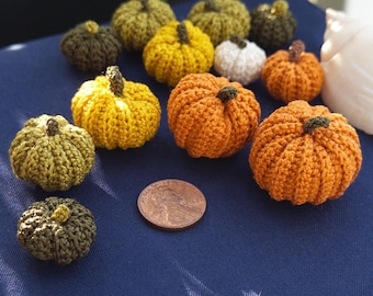 Mini pumpkins, micro crochet dollhouse decor