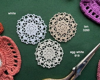 Mignon doily, handmade micro crochet doily, 28-32 mm