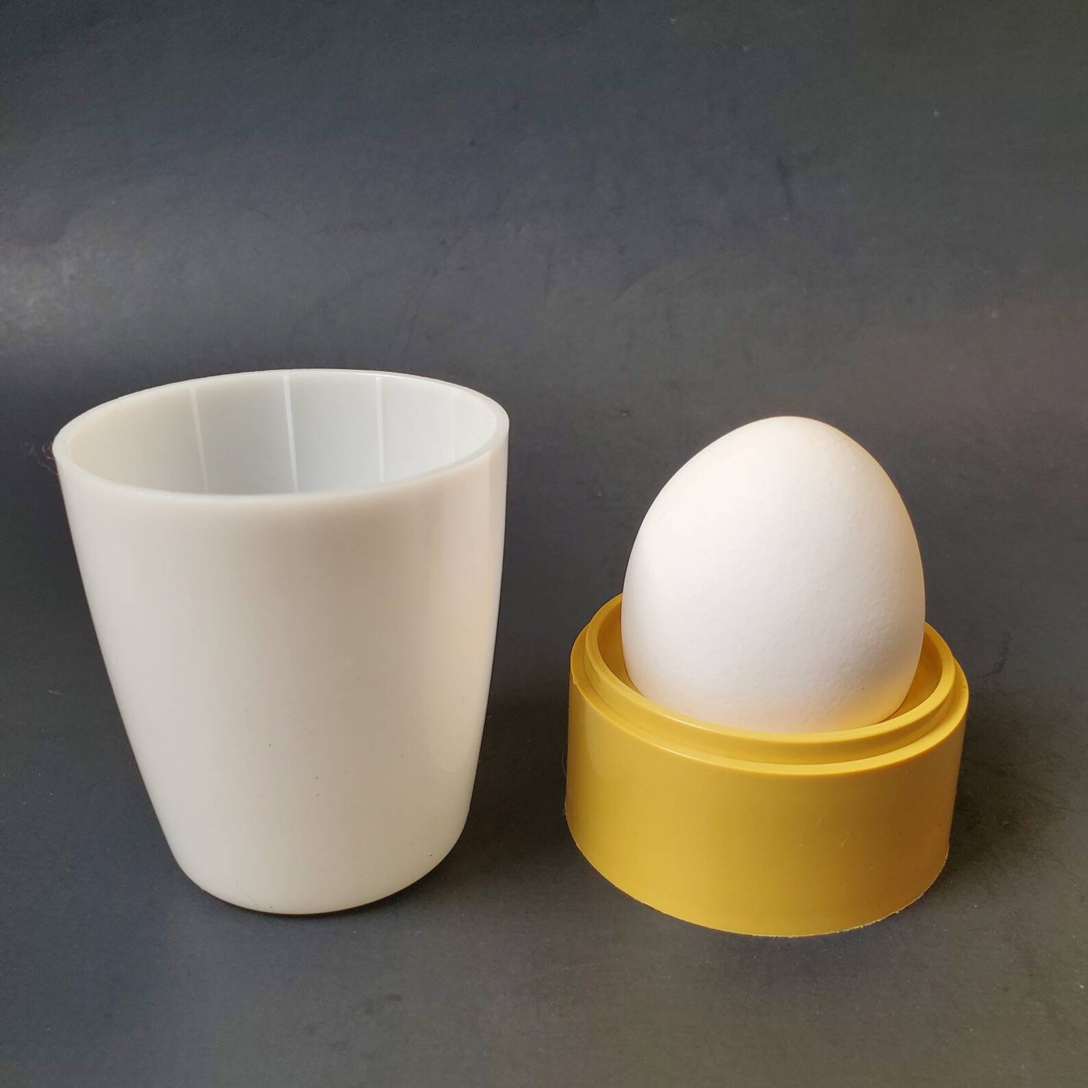 Set of 4 Vintage Tupperware Egg Holders Etsy