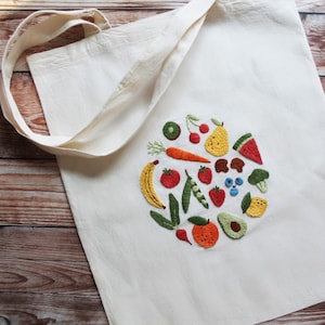 Fruit and Veggie Tote Bag Embroidery Kit / Digital Hand Embroidery Pattern PDF / Spring Summer Embroidery Pattern Kit / Full Beginner Kit