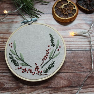 Winter Wreath Christmas Ornament Embroidery Kit / Digital Hand Embroidery Pattern / Embroidery PDF / Floral Plant Greenery Berry Beginner