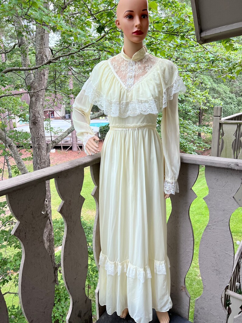 vintage victorian bridesmaid dresses Vintage Victorian Dress Wedding Dress Vintage Bridesmaid Dress