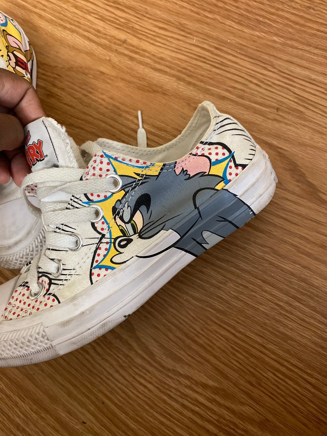 sneakers tom and jerry