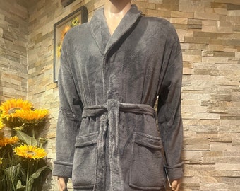 Men&#39;s Gray Plush Robe Personalized with Custom Embroidery
