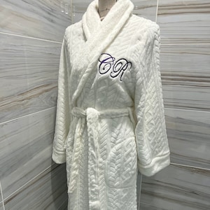 Women&#39;s Ivory Fleece Robe Personalized with Custom Embroidery