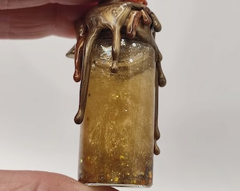 The Gilded Interval. The Gilded Wish. Handmade colour changing potion. Rolepay. LARP. REN faire. DnD. Potion. Apothecary.