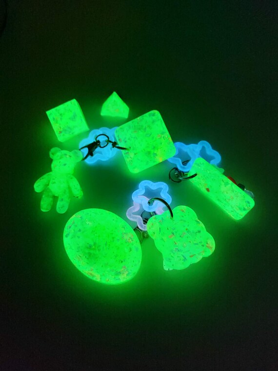 GLOW IN DARK collection. Glow in the dark fidget tools.