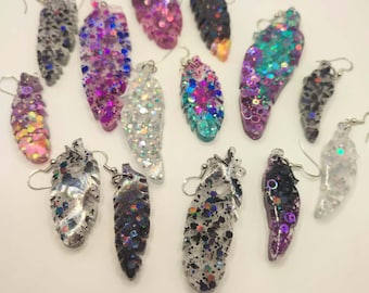Bold FEATHER mismatched resin statement earrings. One of a kind. Handmade glitter earrings. SINGLE EARRING.