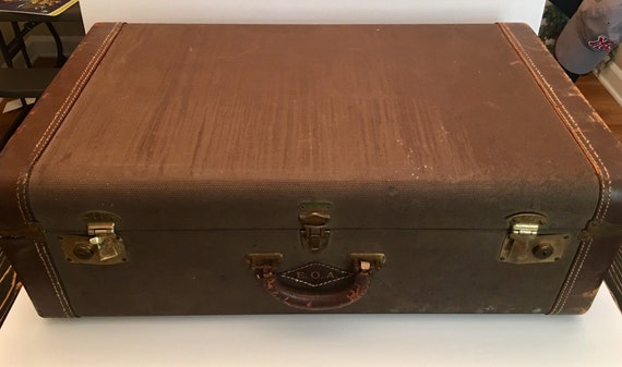 old timey suitcase
