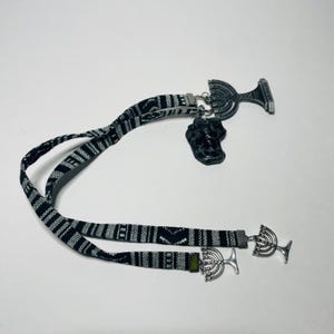 Marque-page YHWH avec pierre de jaspe, pendentif menorah de Jérusalem et breloques menorah - parfait pour les lecteurs de la Bible et de la Torah à la recherche de racines hébraïques