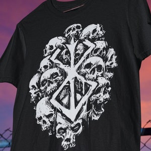 BERSERK SKULLS | Anime Shirt / Streetwear / Anime Gift / Manga / Japanese / Japan Style / Unisex / 100% Cotton