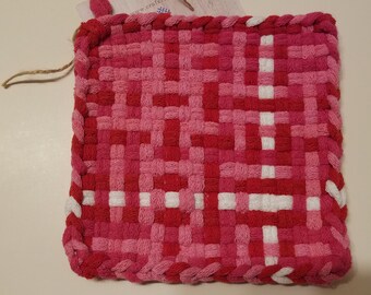 Agarradera tejida a mano para San Valentín en rojo, rosa y blanco - 'Faint Cherry'