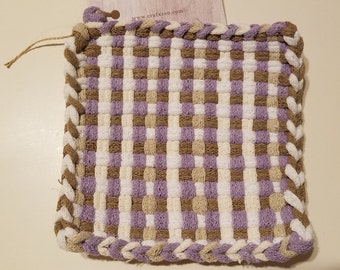 Agarradera de tela tejida en colores marrón claro, morado y blanco - 'Erizo'