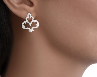 Silver Stud Flower Earrings, Pearl Earrings, Floral Stud, Minimalist Earrings, Stud Pearl Earrings, Club Earrings, Lightweight Earrings