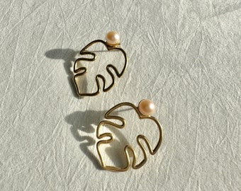 Sterling Silver fig leaf Earrings, Artistic Earrings, Tropical Plant Earring, Nature Inspired, Natural Pearl Earrings, Golden Fig Leaves