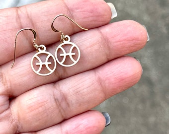 Gold Pisces Zodiac Earrings, Pisces Earrings , Pisces Jewelry, Zodiac Earrings ,Zodiac Jewelry, Minimalist Earrings