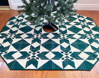 Quilted Green Holiday Tree Skirt | White and Green Tree Skirt | Modern Quilted Tree Skirt | Winter Tree Skirt | Christmas Tree Skirt