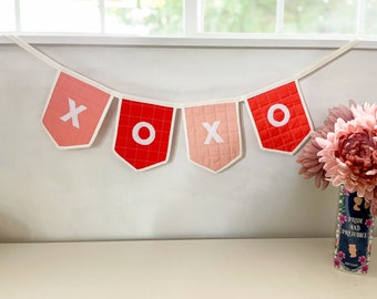 Red and Pink Quilted Valentine Banner | Valentine Decor | Modern Quilted Valentine Sign | Quilted Holiday Decor