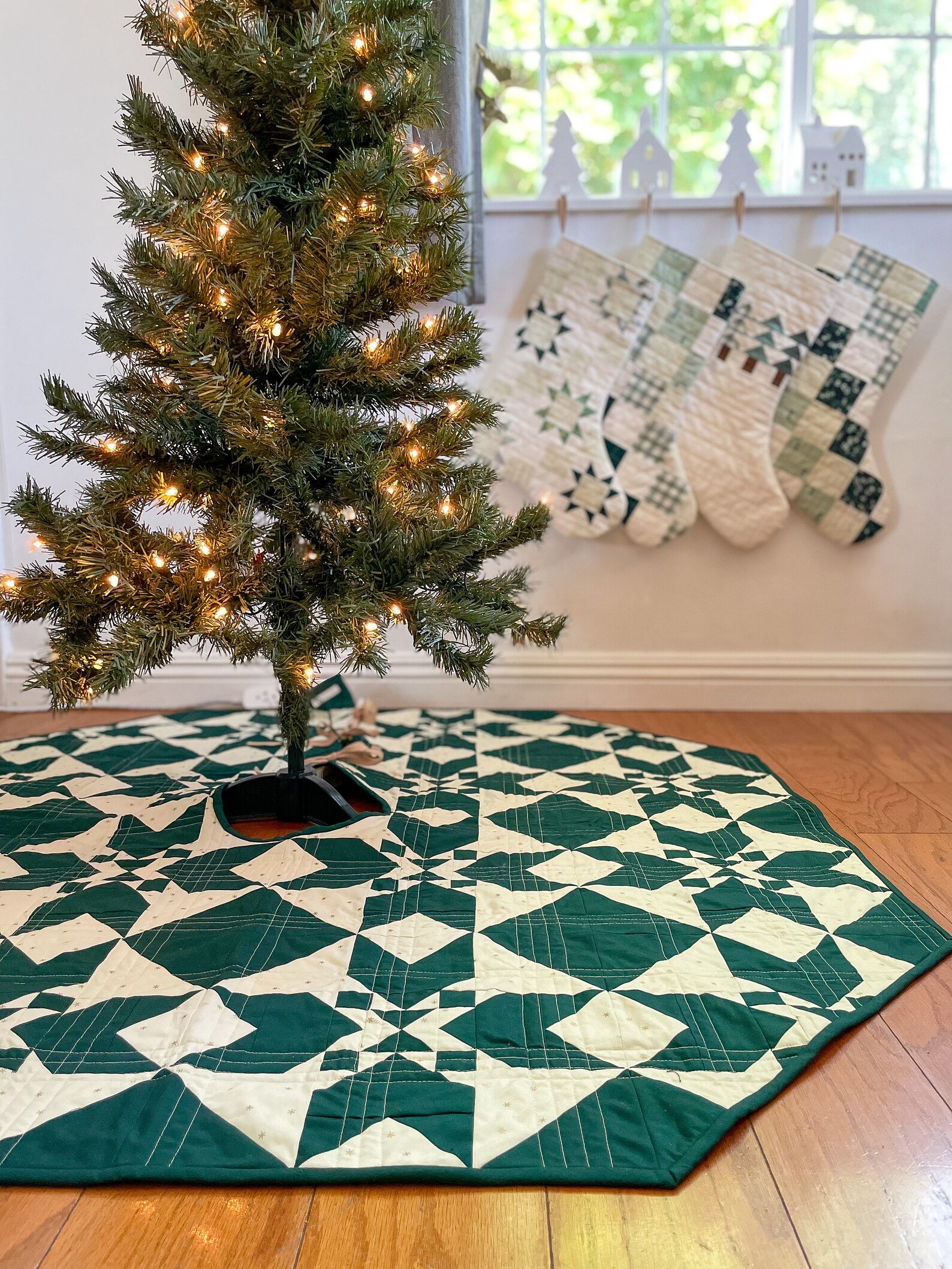 Forest Giant Quilted Tree Skirt GFTOTP14659