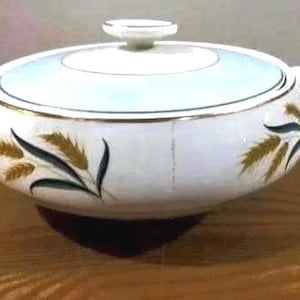 1960 Viking Wheat Pattern Round Covered Vegetable Dish.