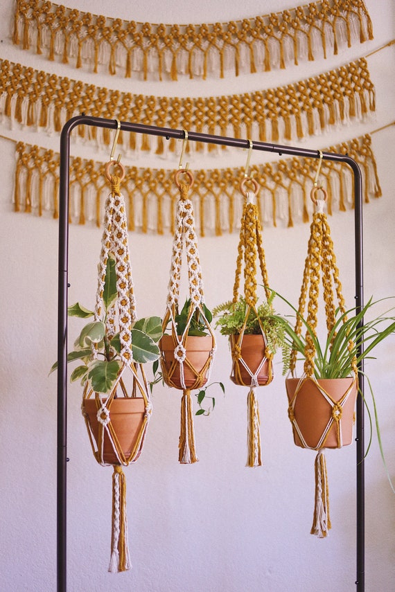 Wire macrame cheap plant hanger