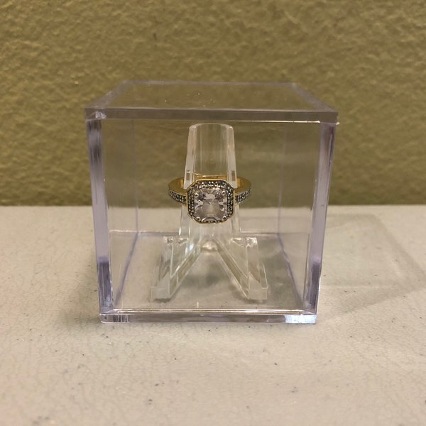 Championship Ring Display Case Clear Ring Case w/Stand