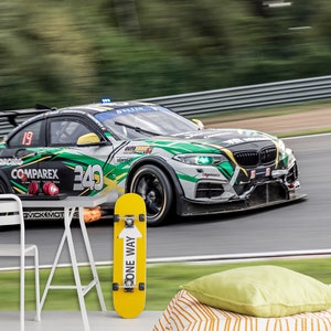3D race auto A1658 verwisselbare wallpaper zelf klevende wallpaper extra grote Peel & stick Wallpaper Wallpaper muurschildering AJ WALLPAPERS