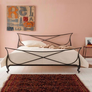 Unique Handmade Wrought Iron Bed Perfect For Sophisticated Environment | Classic Artwork Bed With Elegant Style | Model VENETIA Masterpiece