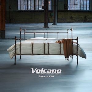 Industriell sängram i metall 160x200 140x200 ARMONIA | Smidesjärnssäng | Modern loftdesign | Handgjord