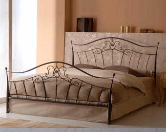 Handgefertigtes Eisenbett klassisches Design - Modell Dalia