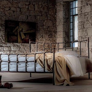 Industrial Wrought Iron Bed Frame 140x200 160x200 180x200 – IRO Handmade Modern Metal Platform Bed, European Design
