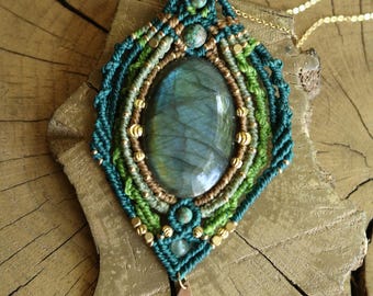 PAVONE | Labradorite | Macrame Necklace | Boho | Festival Jewelry | Gemstone | Handmade
