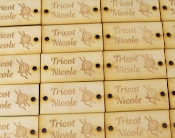 Personalizowane drewniane etykiety do szycia, robienia na drutach, szydełkowania, identyfikacji, z logo, rękodzieła, z wiadomościami, grawerowania laserowego.